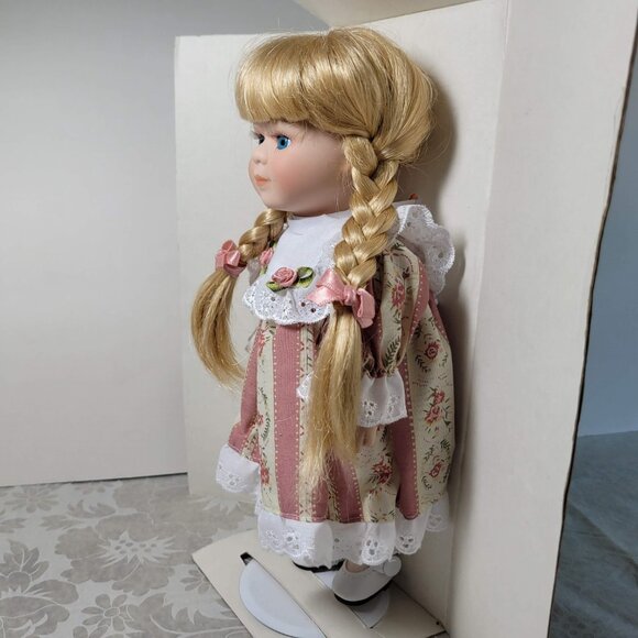 1996 Vintage Collectible Memories Porcelain 11" Doll Cuddle Wit w/Original Box - Picture 3 of 10